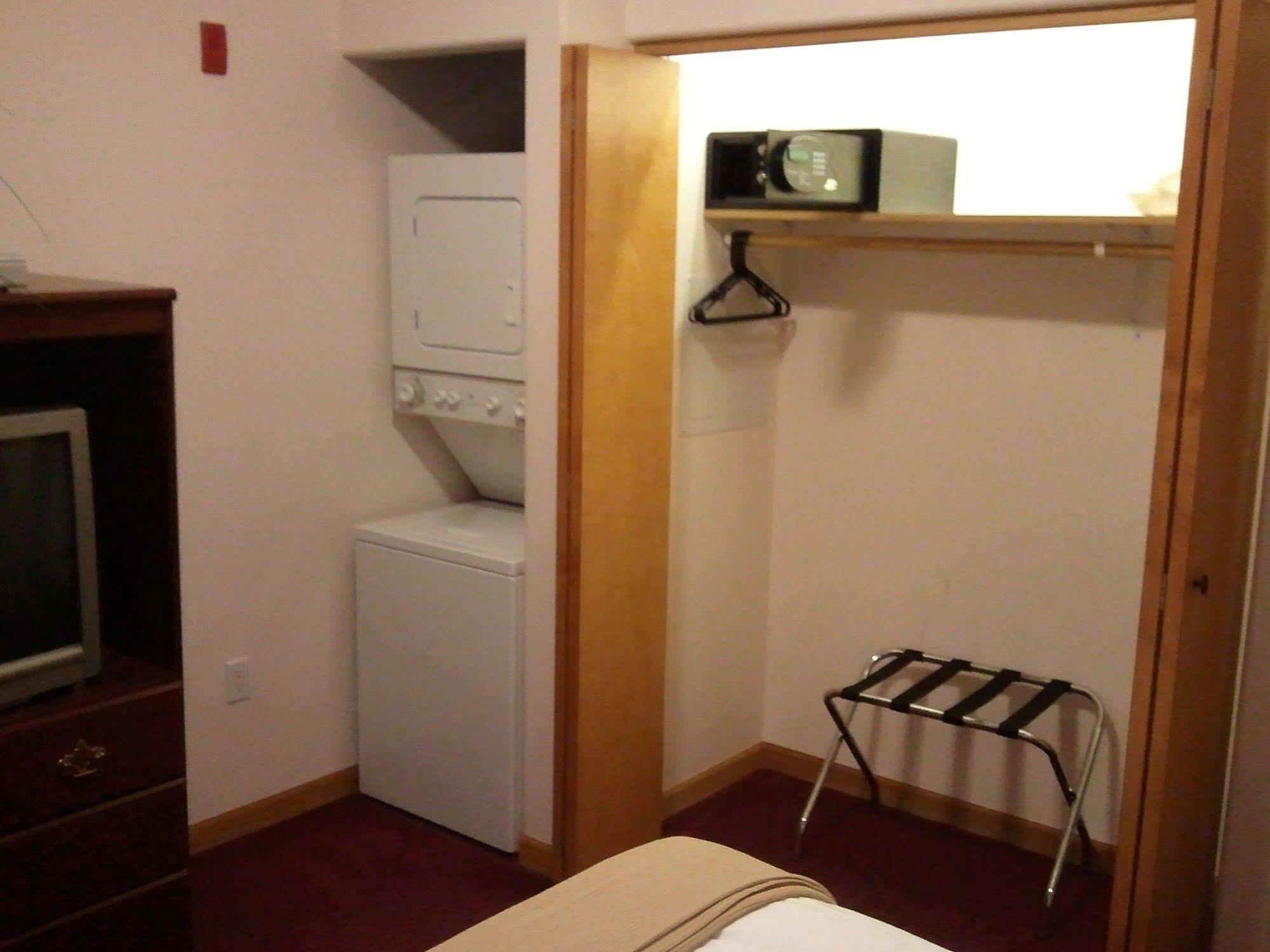 Totem Hotel And Suites 발데즈 외부 사진