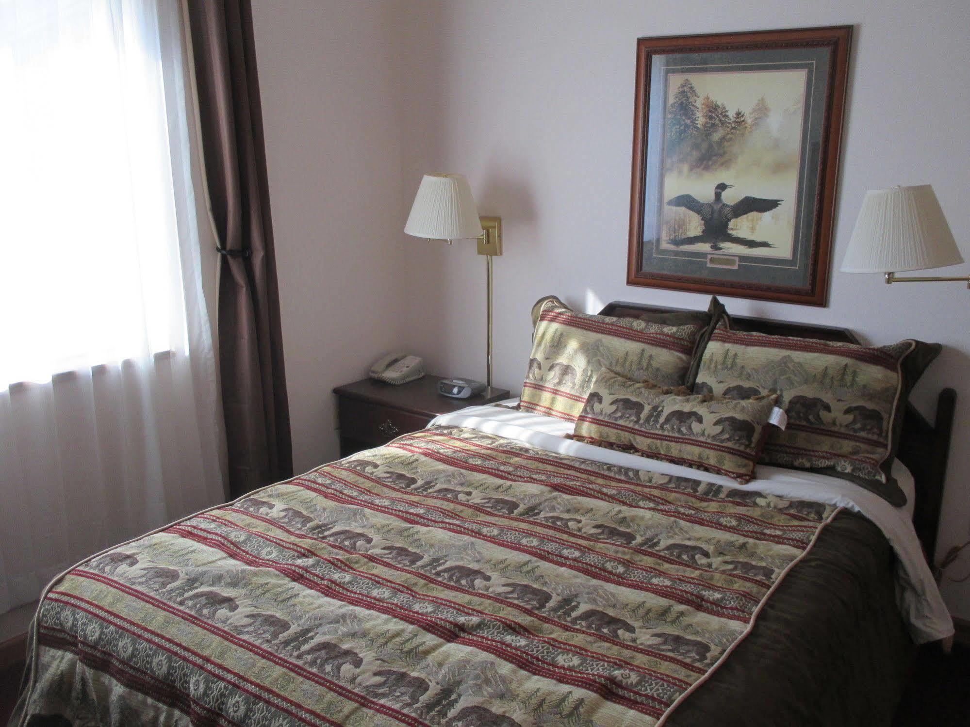 Totem Hotel And Suites 발데즈 외부 사진